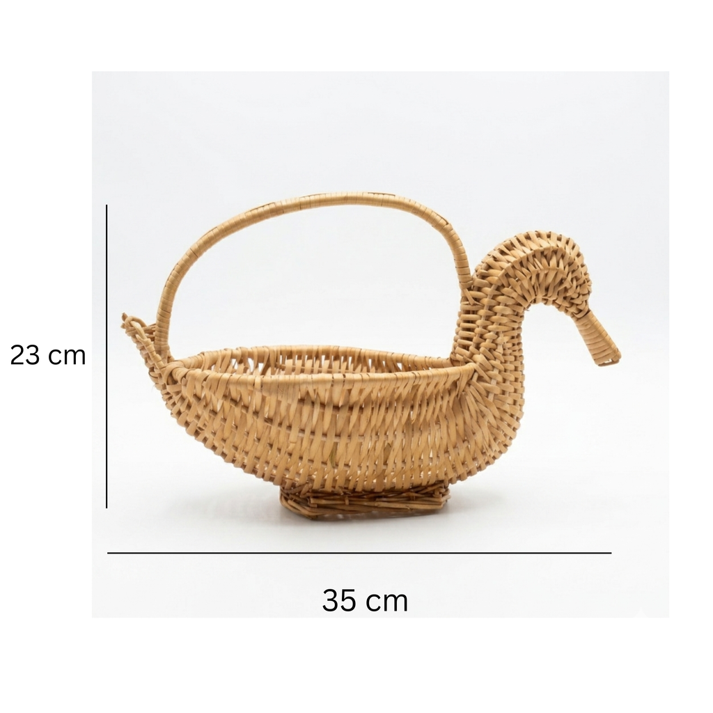 Handcrafted Duck-Shaped Wicker Basket – 35cm Natural Rattan Animal Figurine Bowl with Handle for Unique Table Decor, Fruit Display, and Novelty Home Storage